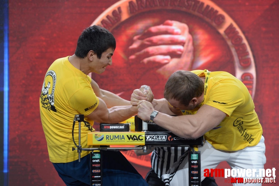 Zloty Tur 2015 by Mark Kazus - Right Hand # Armwrestling # Armpower.net