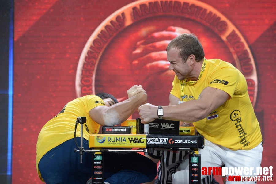 Zloty Tur 2015 by Mark Kazus - Right Hand # Armwrestling # Armpower.net