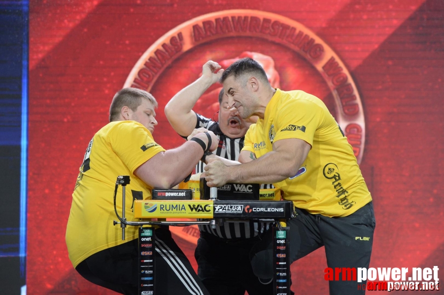 Zloty Tur 2015 by Mark Kazus - Right Hand # Siłowanie na ręce # Armwrestling # Armpower.net