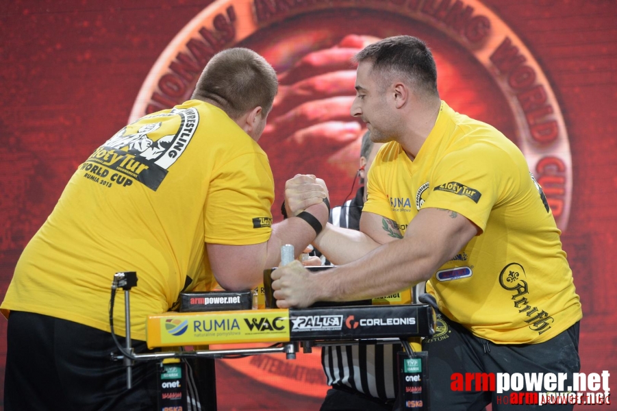 Zloty Tur 2015 by Mark Kazus - Right Hand # Armwrestling # Armpower.net