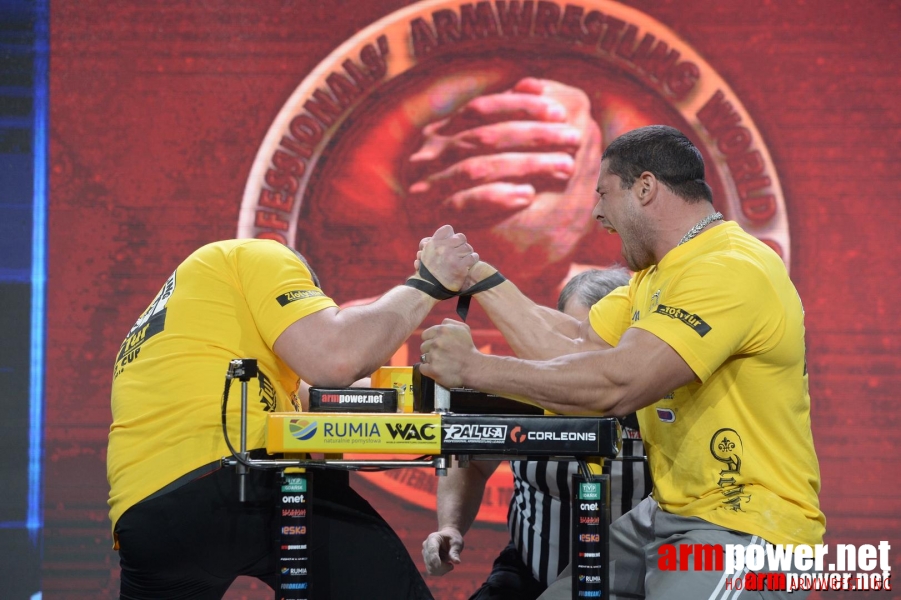 Zloty Tur 2015 by Mark Kazus - Right Hand # Armwrestling # Armpower.net