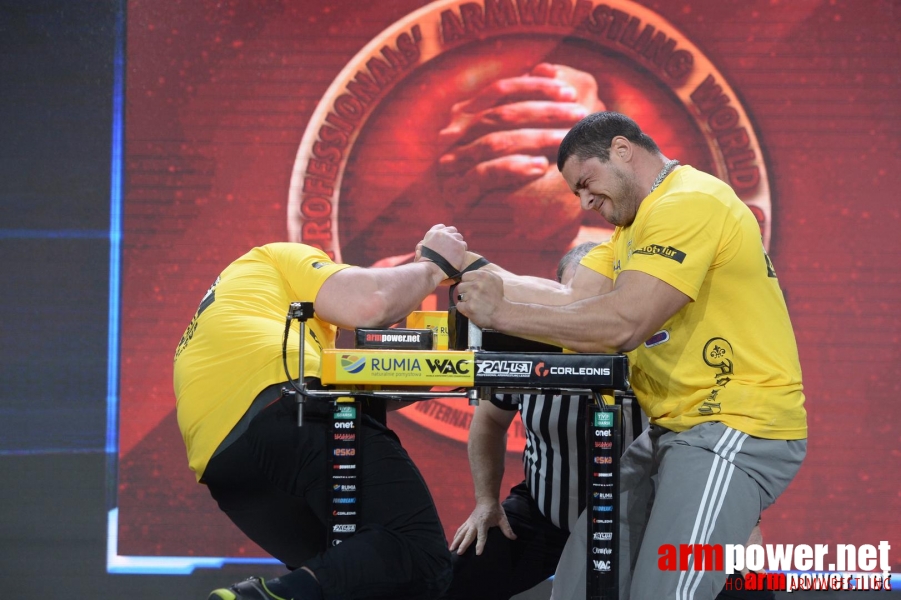 Zloty Tur 2015 by Mark Kazus - Right Hand # Armwrestling # Armpower.net