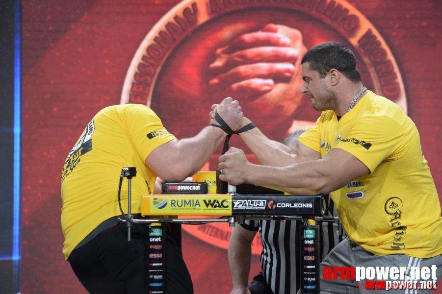 Zloty Tur 2015 by Mark Kazus - Right Hand # Armwrestling # Armpower.net