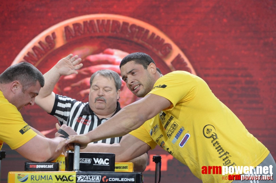 Zloty Tur 2015 by Mark Kazus - Right Hand # Armwrestling # Armpower.net