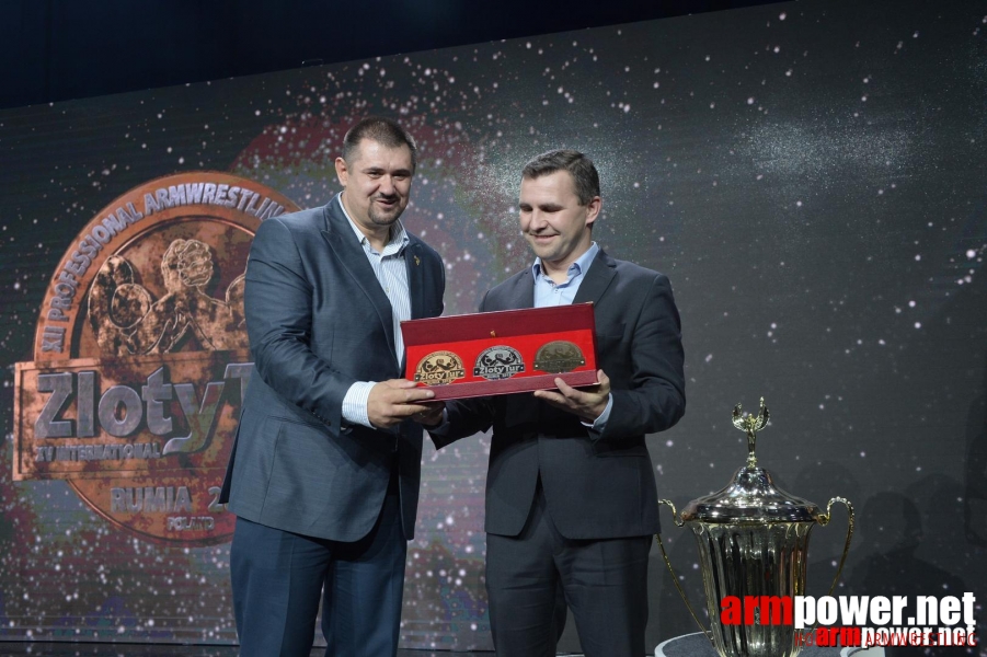 Zloty Tur 2015 by Mark Kazus - Right Hand # Siłowanie na ręce # Armwrestling # Armpower.net