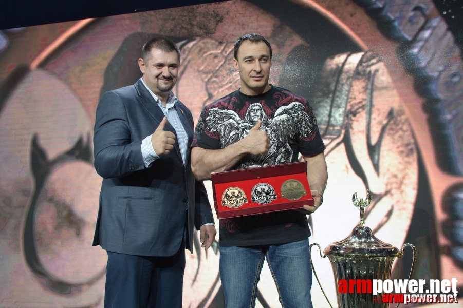 Zloty Tur 2015 by Mark Kazus - Right Hand # Siłowanie na ręce # Armwrestling # Armpower.net