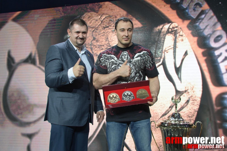 Zloty Tur 2015 by Mark Kazus - Right Hand # Siłowanie na ręce # Armwrestling # Armpower.net