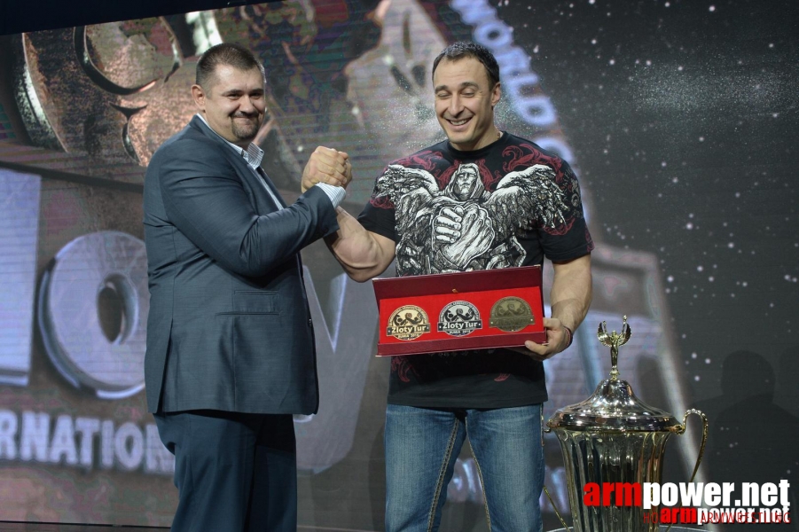 Zloty Tur 2015 by Mark Kazus - Right Hand # Siłowanie na ręce # Armwrestling # Armpower.net