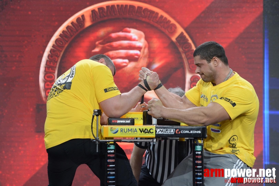 Zloty Tur 2015 by Mark Kazus - Right Hand # Armwrestling # Armpower.net