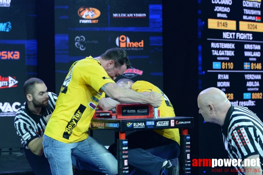 Zloty Tur 2016 - left hand by Mark Kazus # Siłowanie na ręce # Armwrestling # Armpower.net