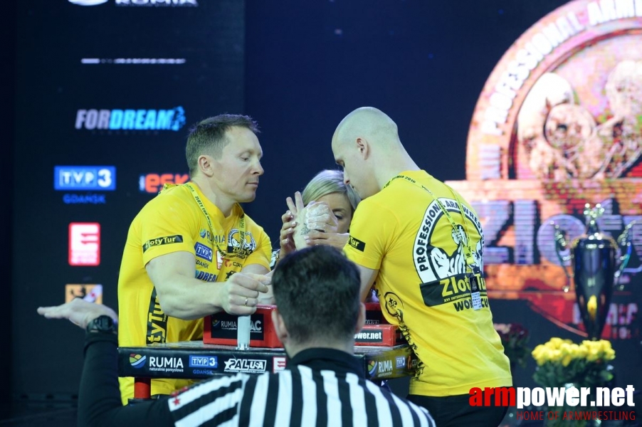 Zloty Tur 2016 - left hand by Mark Kazus # Siłowanie na ręce # Armwrestling # Armpower.net