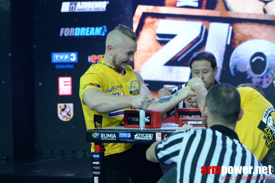 Zloty Tur 2016 - left hand by Mark Kazus # Armwrestling # Armpower.net