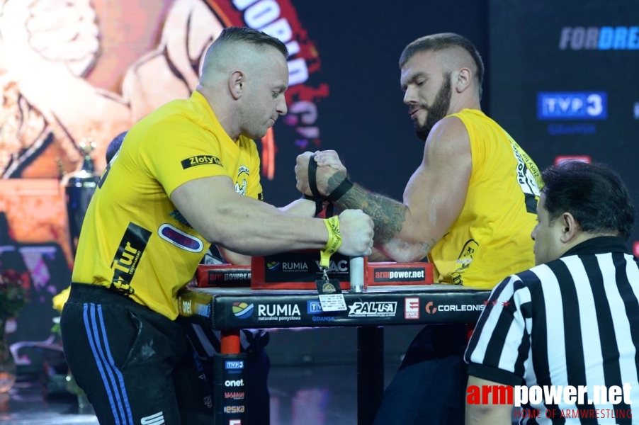 Zloty Tur 2016 - left hand by Mark Kazus # Siłowanie na ręce # Armwrestling # Armpower.net