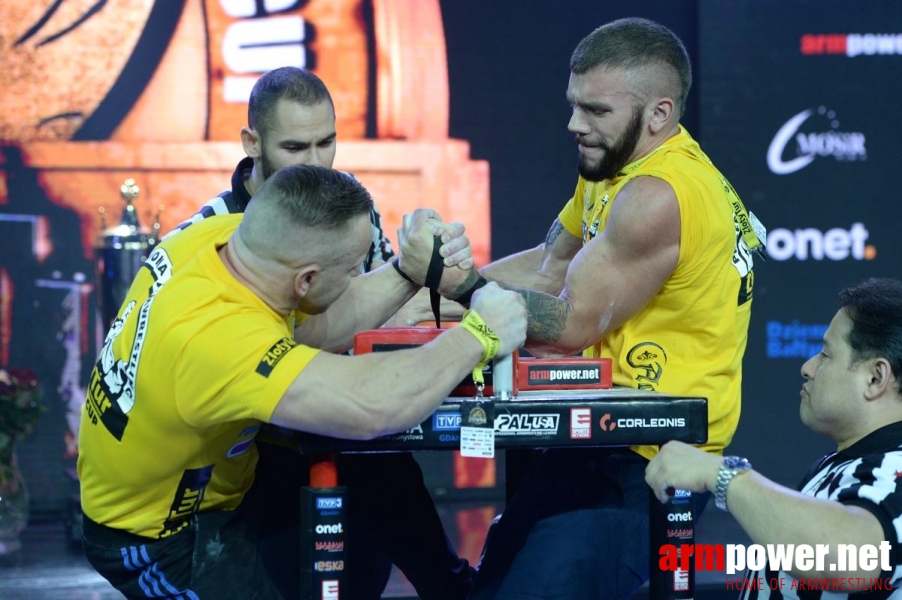 Zloty Tur 2016 - left hand by Mark Kazus # Armwrestling # Armpower.net