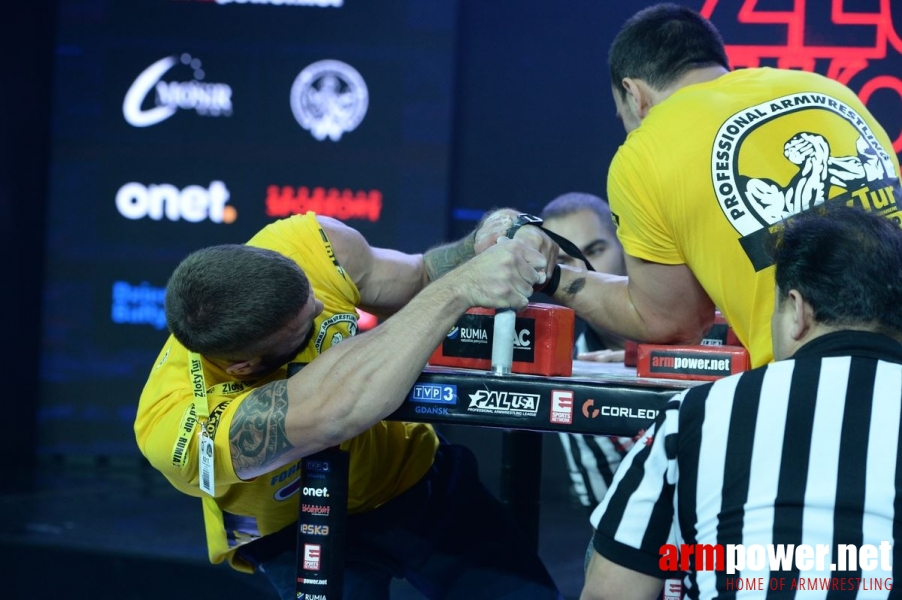 Zloty Tur 2016 - left hand by Mark Kazus # Siłowanie na ręce # Armwrestling # Armpower.net