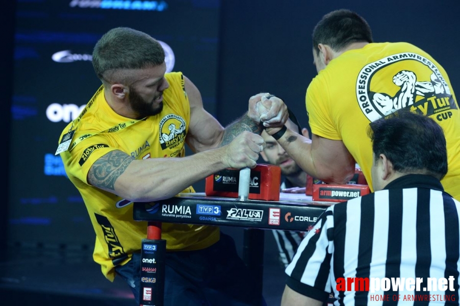 Zloty Tur 2016 - left hand by Mark Kazus # Armwrestling # Armpower.net