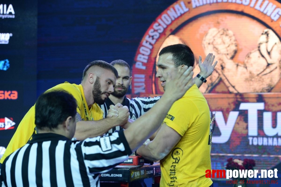 Zloty Tur 2016 - left hand by Mark Kazus # Armwrestling # Armpower.net