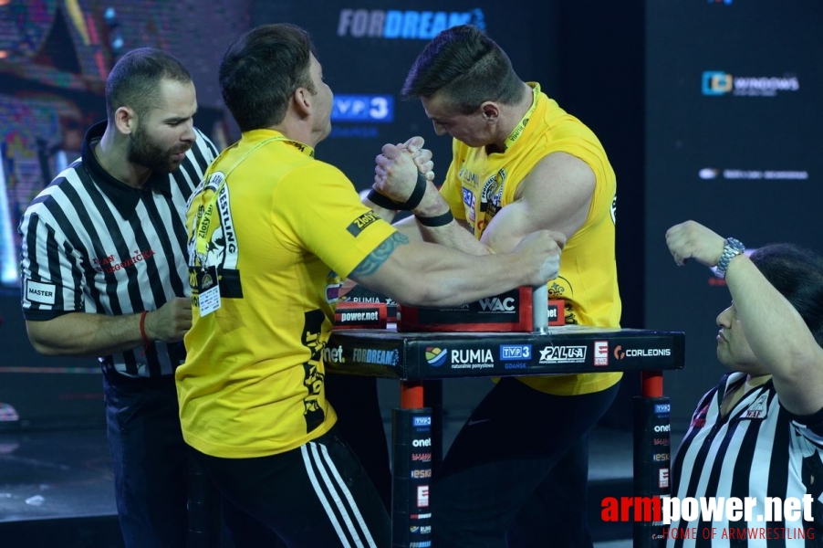 Zloty Tur 2016 - left hand by Mark Kazus # Armwrestling # Armpower.net