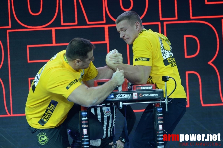 Zloty Tur 2016 - left hand by Mark Kazus # Armwrestling # Armpower.net