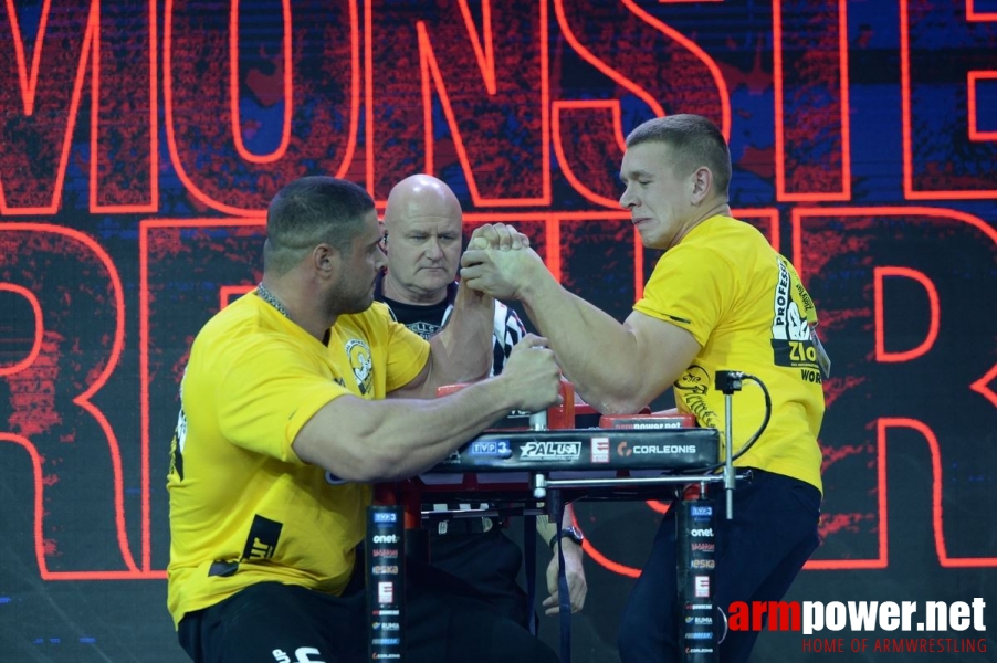 Zloty Tur 2016 - left hand by Mark Kazus # Armwrestling # Armpower.net