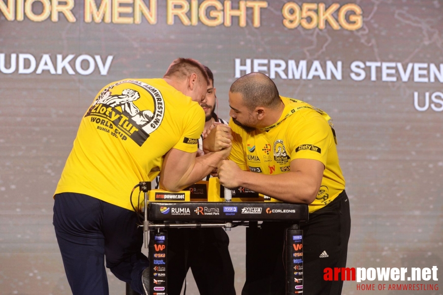 Zloty Tur 2017 - right hand finals # Armwrestling # Armpower.net