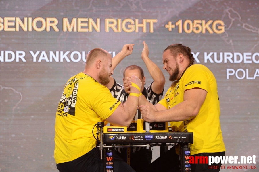 Zloty Tur 2017 - right hand finals # Armwrestling # Armpower.net