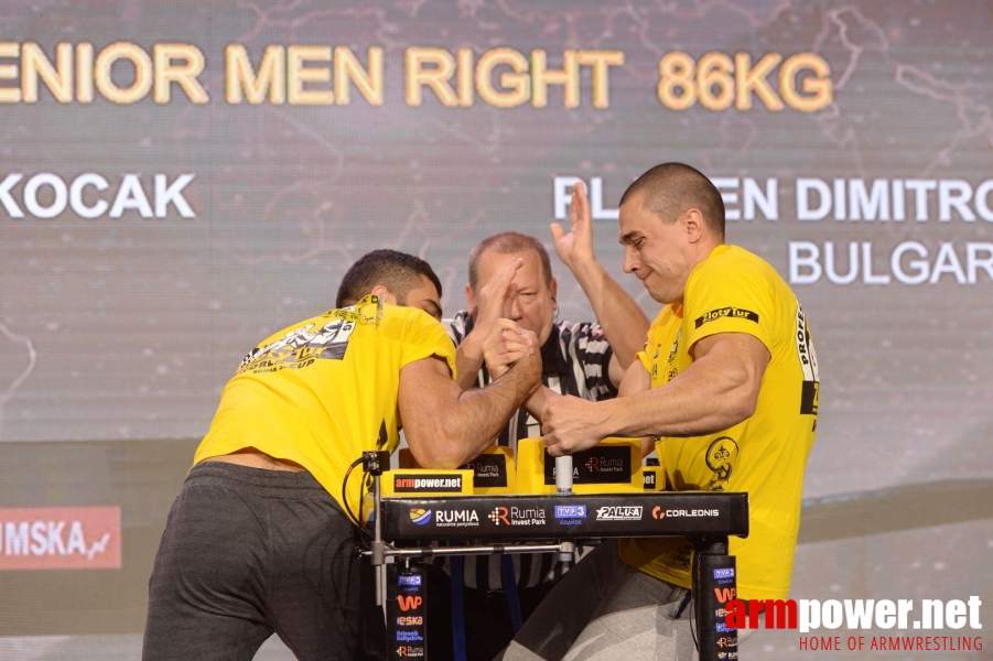 Zloty Tur 2017 - right hand finals # Armwrestling # Armpower.net