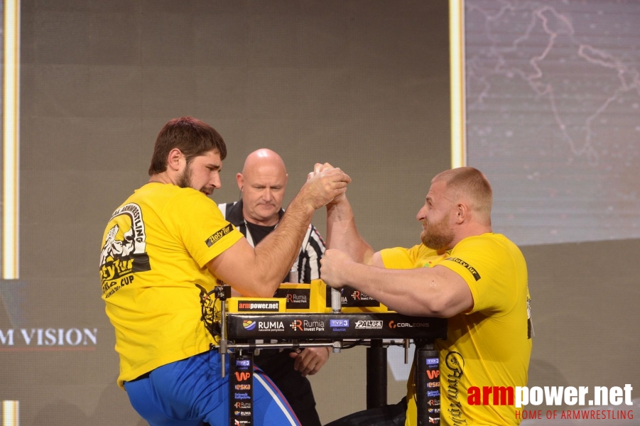 Zloty Tur 2017 - right hand finals # Armwrestling # Armpower.net