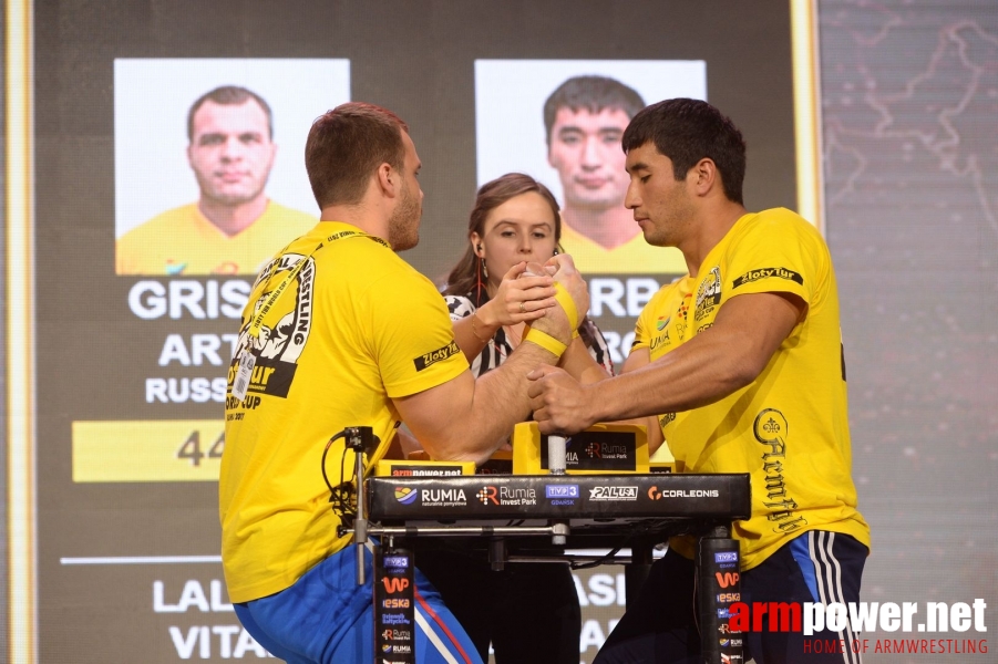 Zloty Tur 2017 - right hand finals # Armwrestling # Armpower.net