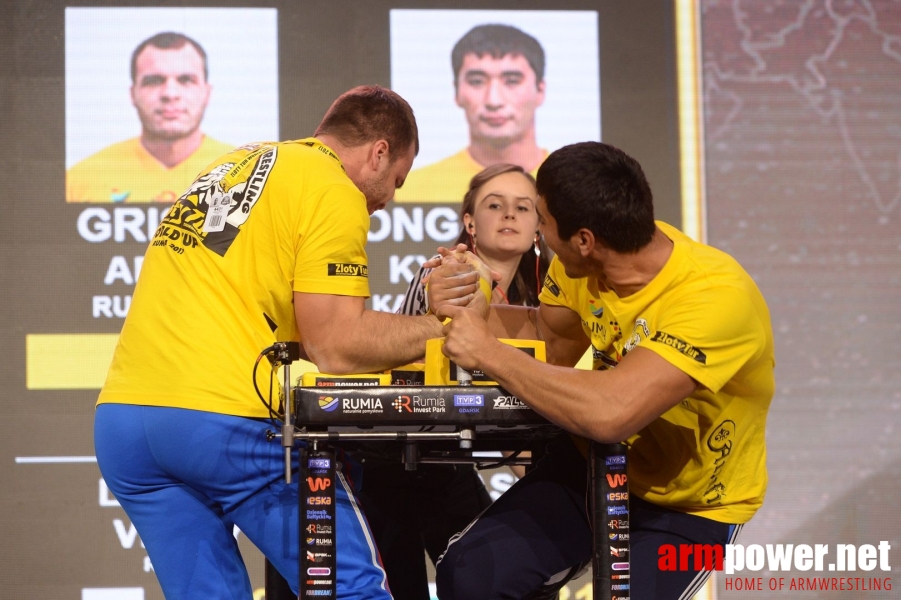 Zloty Tur 2017 - right hand finals # Siłowanie na ręce # Armwrestling # Armpower.net