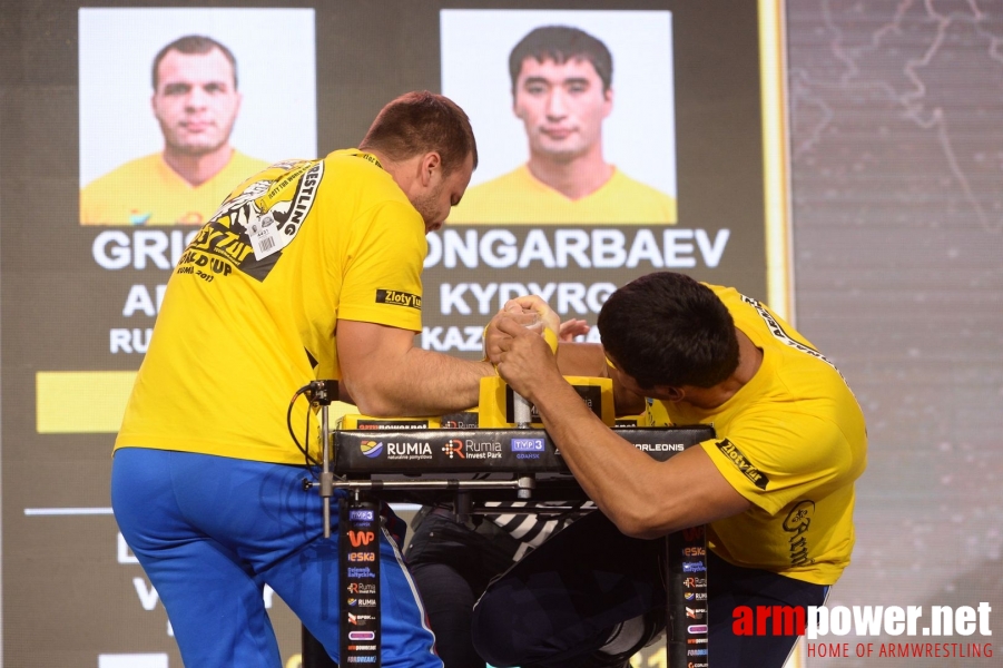 Zloty Tur 2017 - right hand finals # Armwrestling # Armpower.net