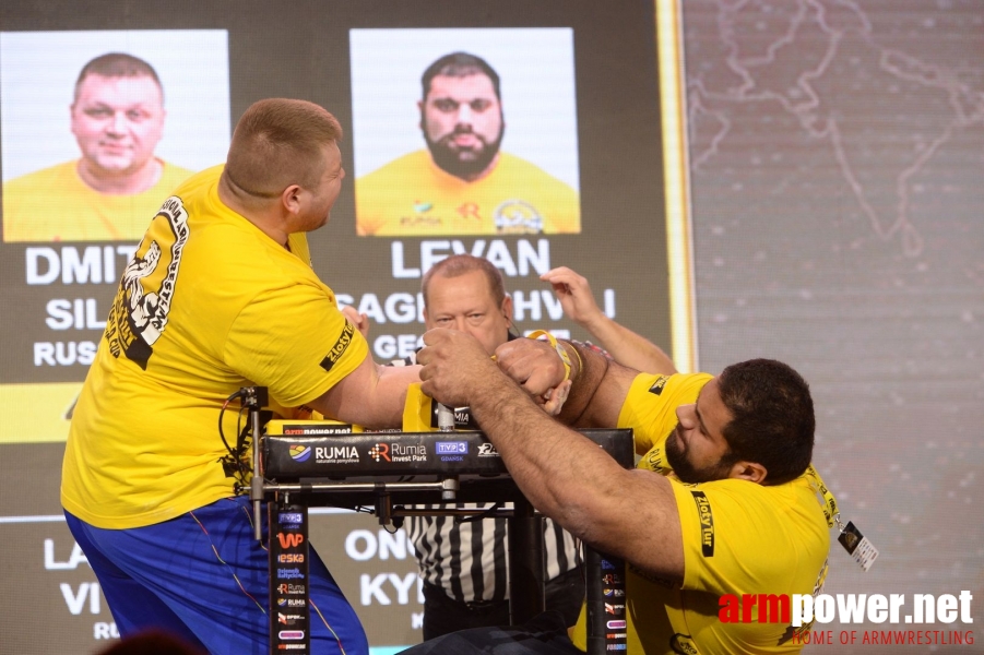 Zloty Tur 2017 - right hand finals # Armwrestling # Armpower.net