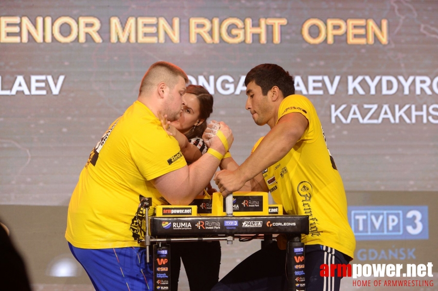 Zloty Tur 2017 - right hand finals # Armwrestling # Armpower.net