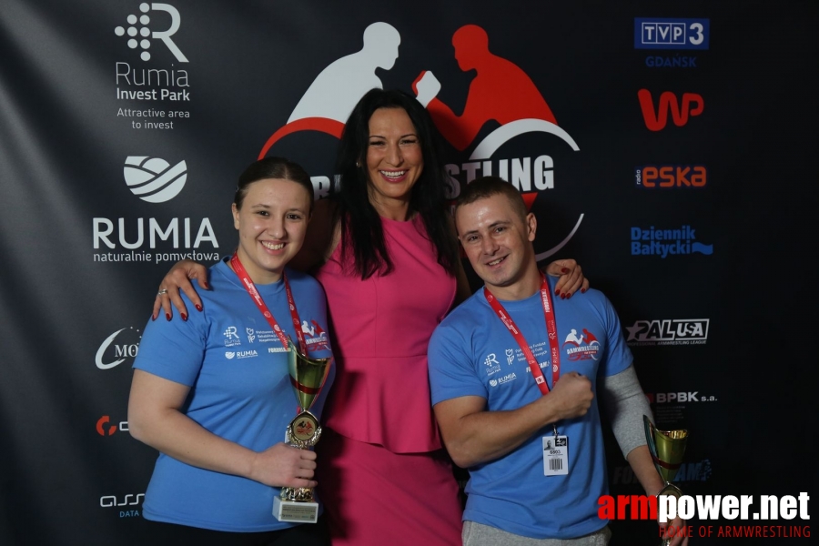 Anna Mazurenko with competitors - Disabled World Cup 2017 # Armwrestling # Armpower.net