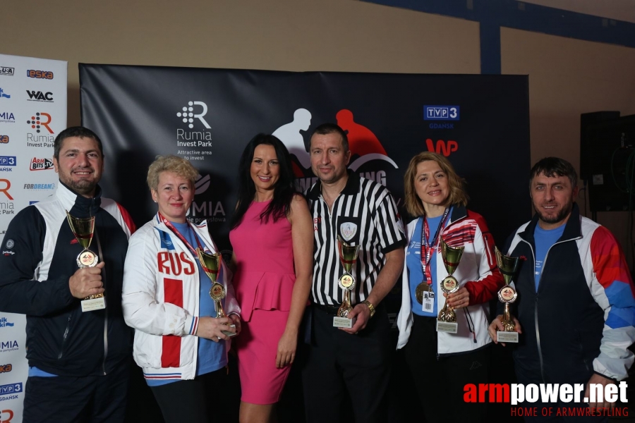 Anna Mazurenko with competitors - Disabled World Cup 2017 # Siłowanie na ręce # Armwrestling # Armpower.net