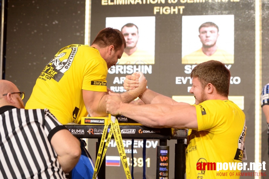 Zloty Tur 2017 - right hand eliminations # Armwrestling # Armpower.net