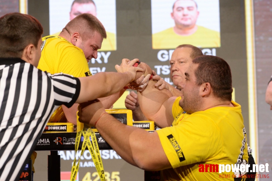 Zloty Tur 2017 - right hand eliminations # Armwrestling # Armpower.net