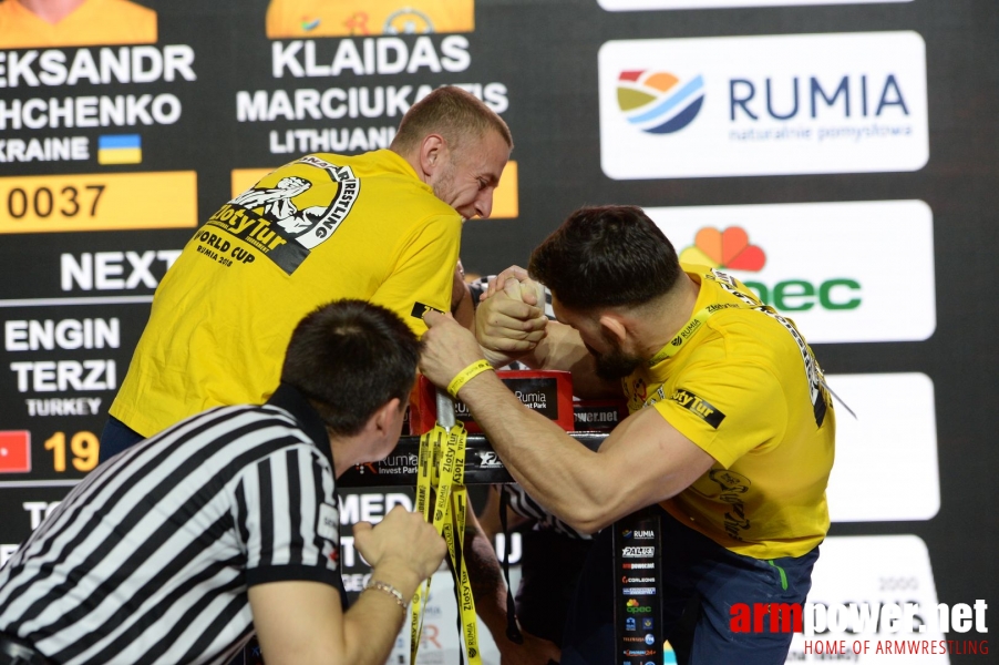 Zloty Tur 2018 - eliminations right hand # Armwrestling # Armpower.net