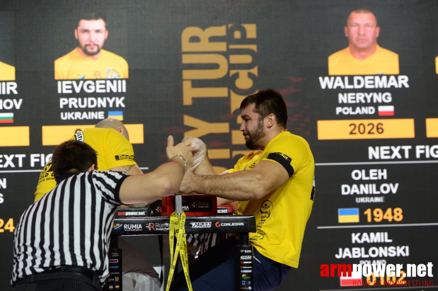 Zloty Tur 2018 - eliminations right hand # Armwrestling # Armpower.net